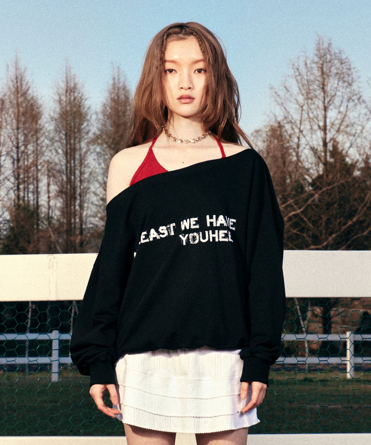 유희(YOUHEE) OFF SHOULDER SWEATSHIRTS BLACK