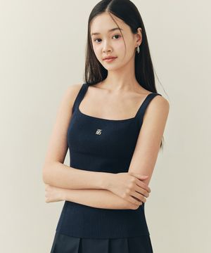 [3컬러] 로고 펜던트 나시 니트