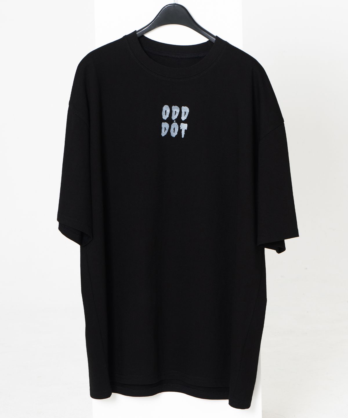 오드닷(ODD DOT) 오드 빅 로고 티셔츠_블랙
