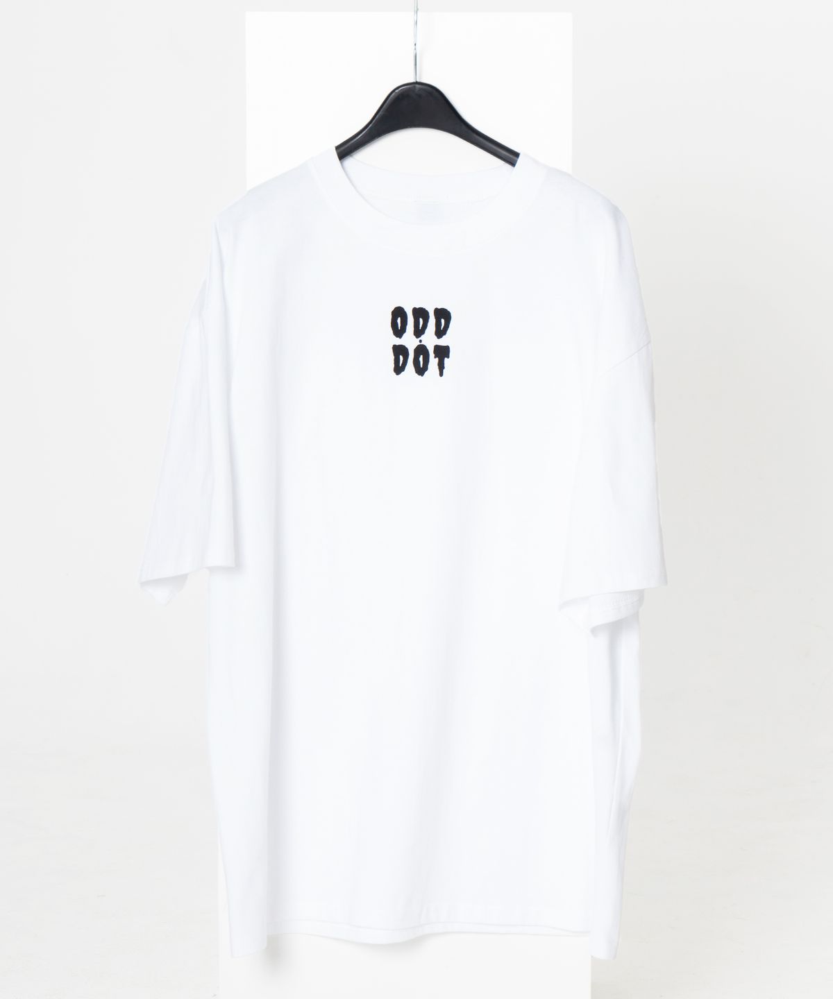 오드닷(ODD DOT) 오드 빅 로고 티셔츠_화이트