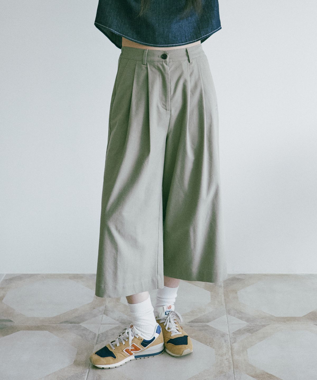 꼬모니노즈(COMONINOZ) W LINEN TWO TUCK PANTS [2 COLOR]