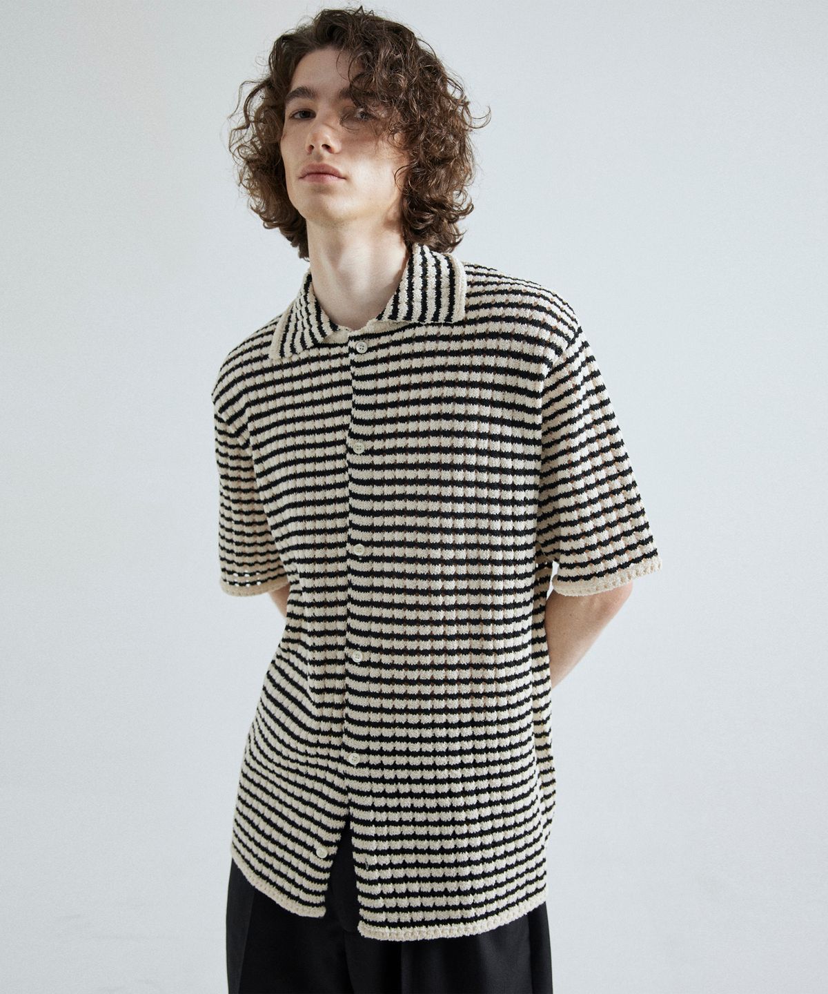 왓에버위원트(WHATEVERWEWANT) BOUCLE STRIPE SHIRT KNIT [IVORY]