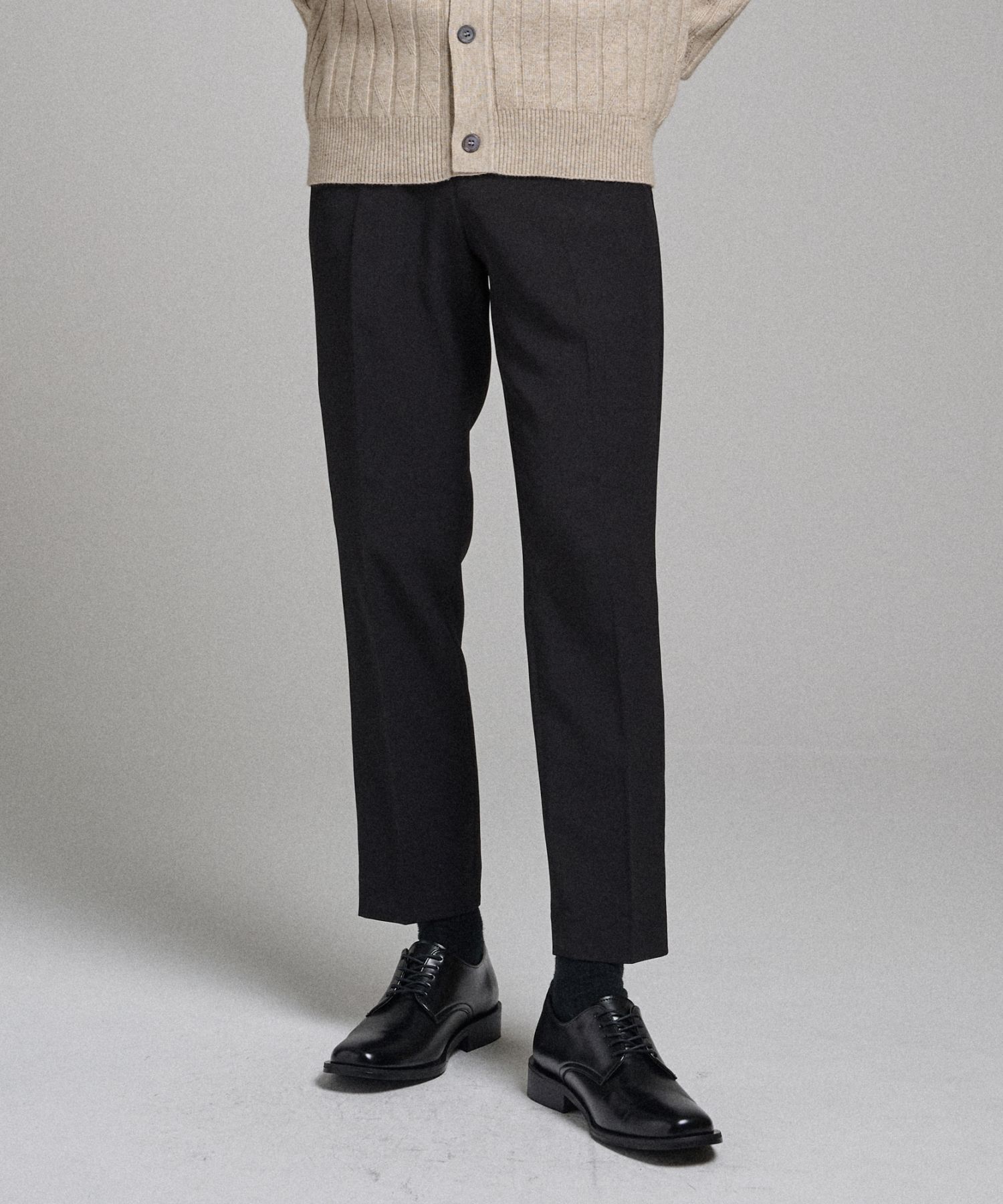 MUSINSA | ANALOGMOOD Semi-Wide Hidden Banding Slacks (Black)