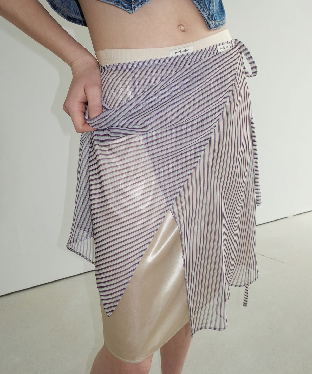 오버듀플레어(OVERDUEFLAIR) STRIPE WRAP SKIRT_NAVY