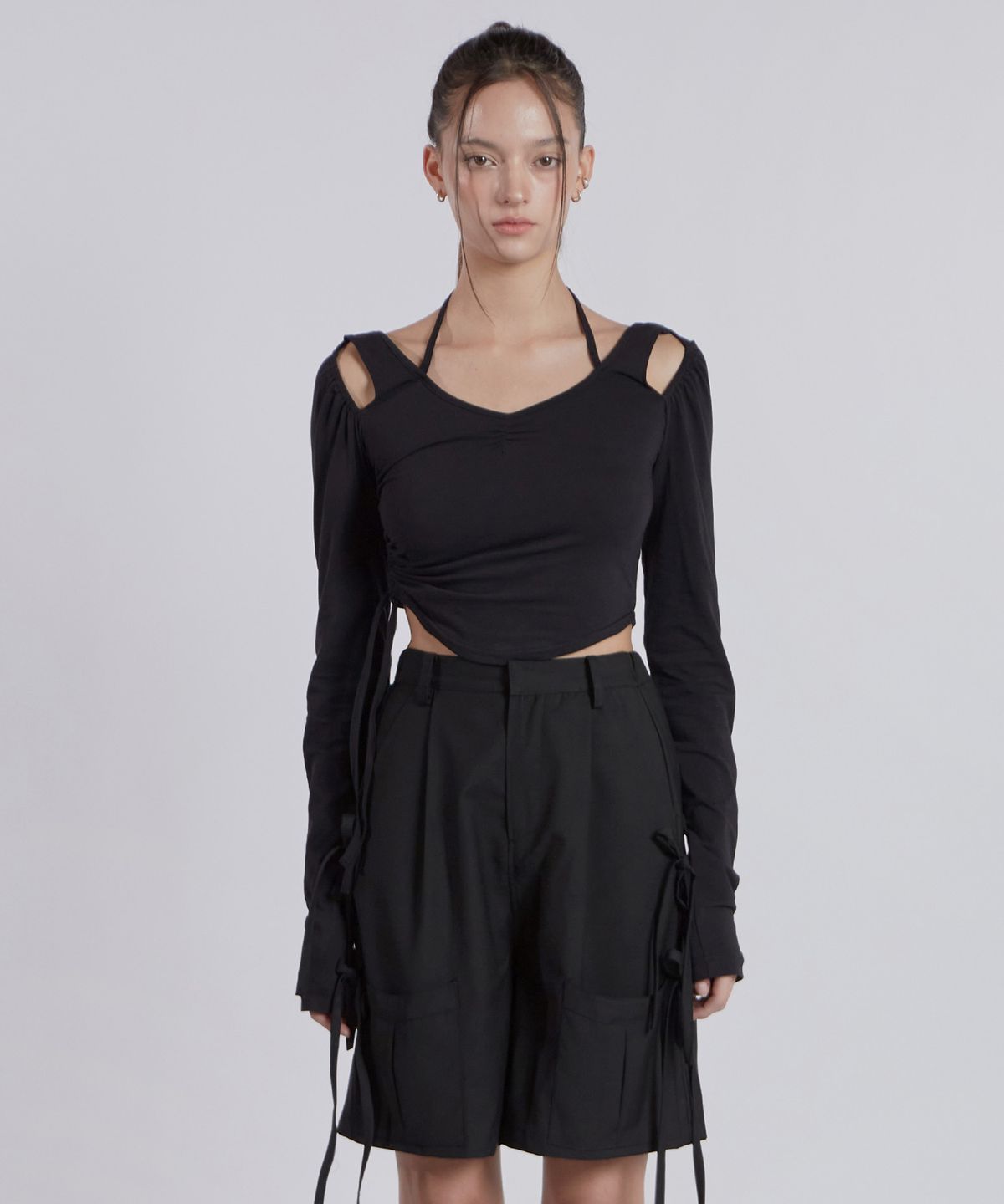 진주유즈(JINJUSE) HALTER NECK SHIRRING TOP[BLACK]