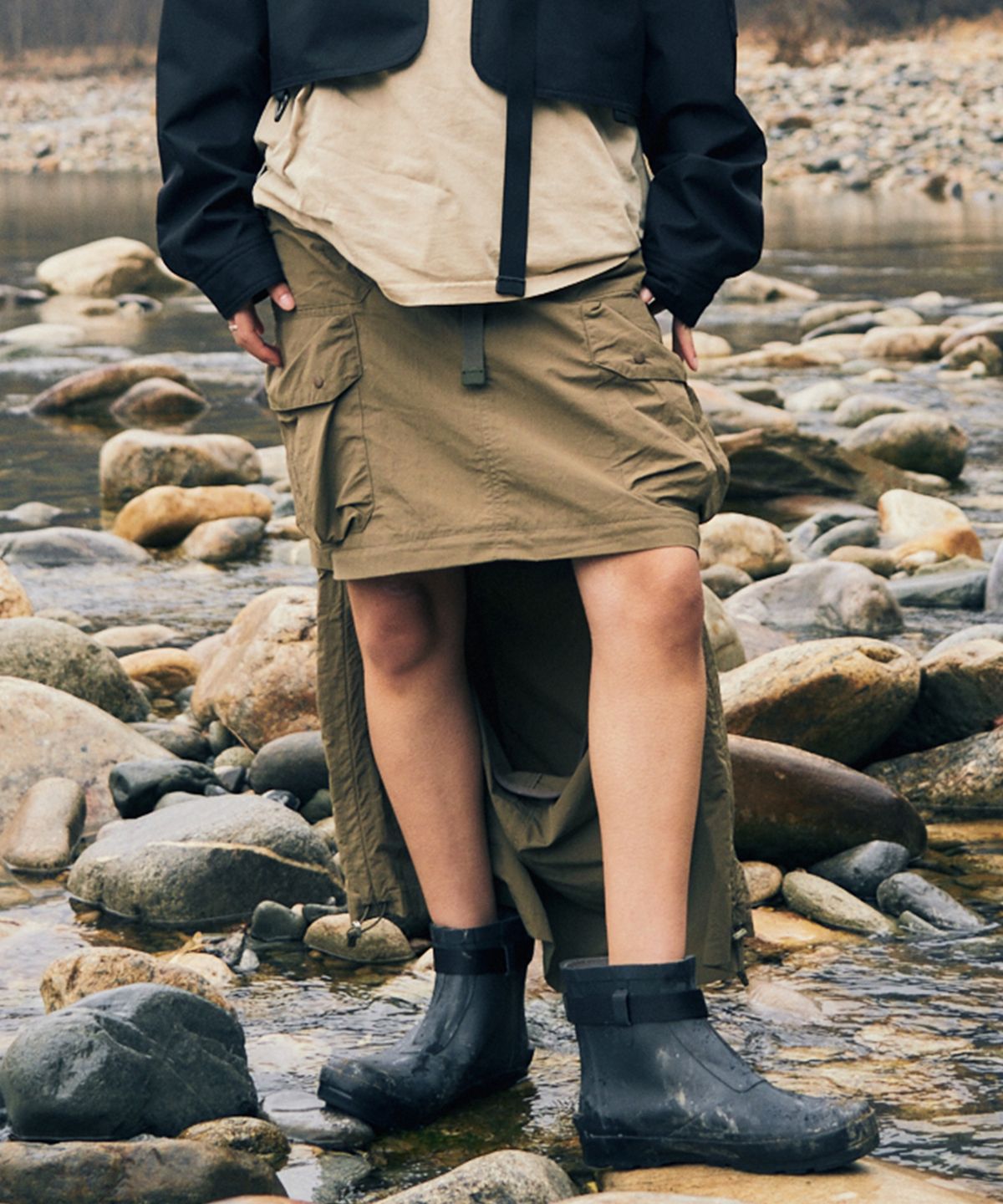 펜필드(PENFIELD) 2WAY UTILITY CARGO POCKET SKIRT BROWN_FQ2KS64F