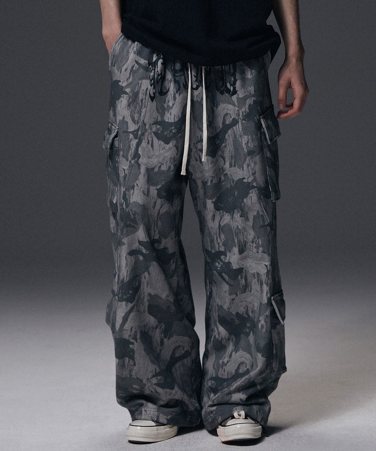 낫포너드(NOT4NERD) Camo Incision Multi Cargo Sweat Pants - Grey