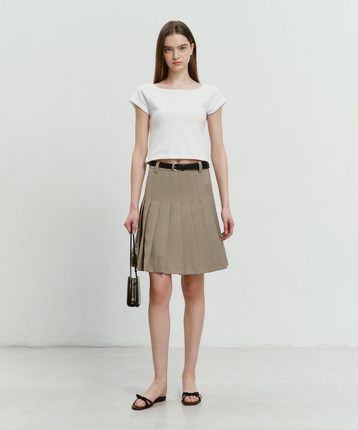 던스트(DUNST) MIDI PLEATS SKIRT LIGHT KHAKI_UDSK4B226K1