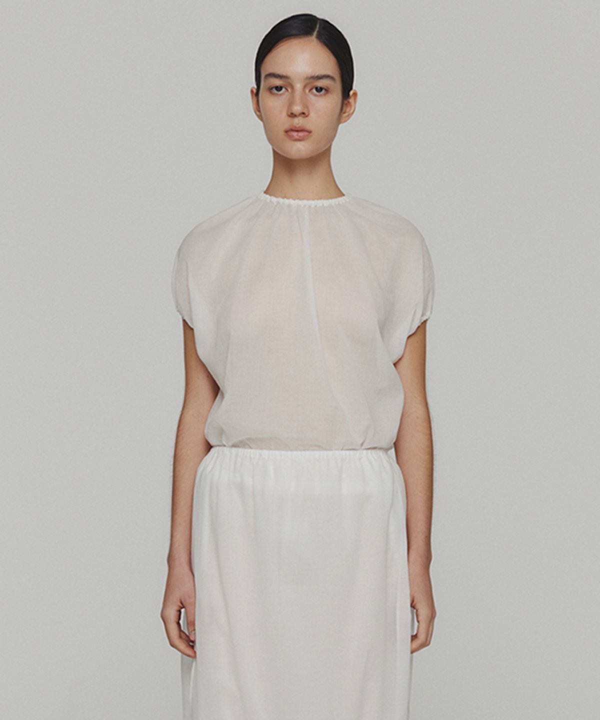 아모멘토(AMOMENTO) SHEER VOLUME SHIRRING TOP_WHITE
