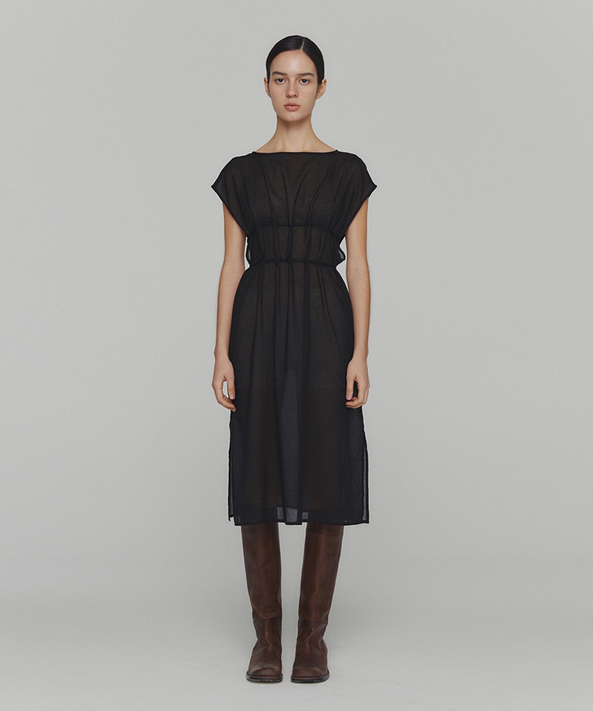 아모멘토(AMOMENTO) SHEER DRAWSTRING DRESS_BLACK