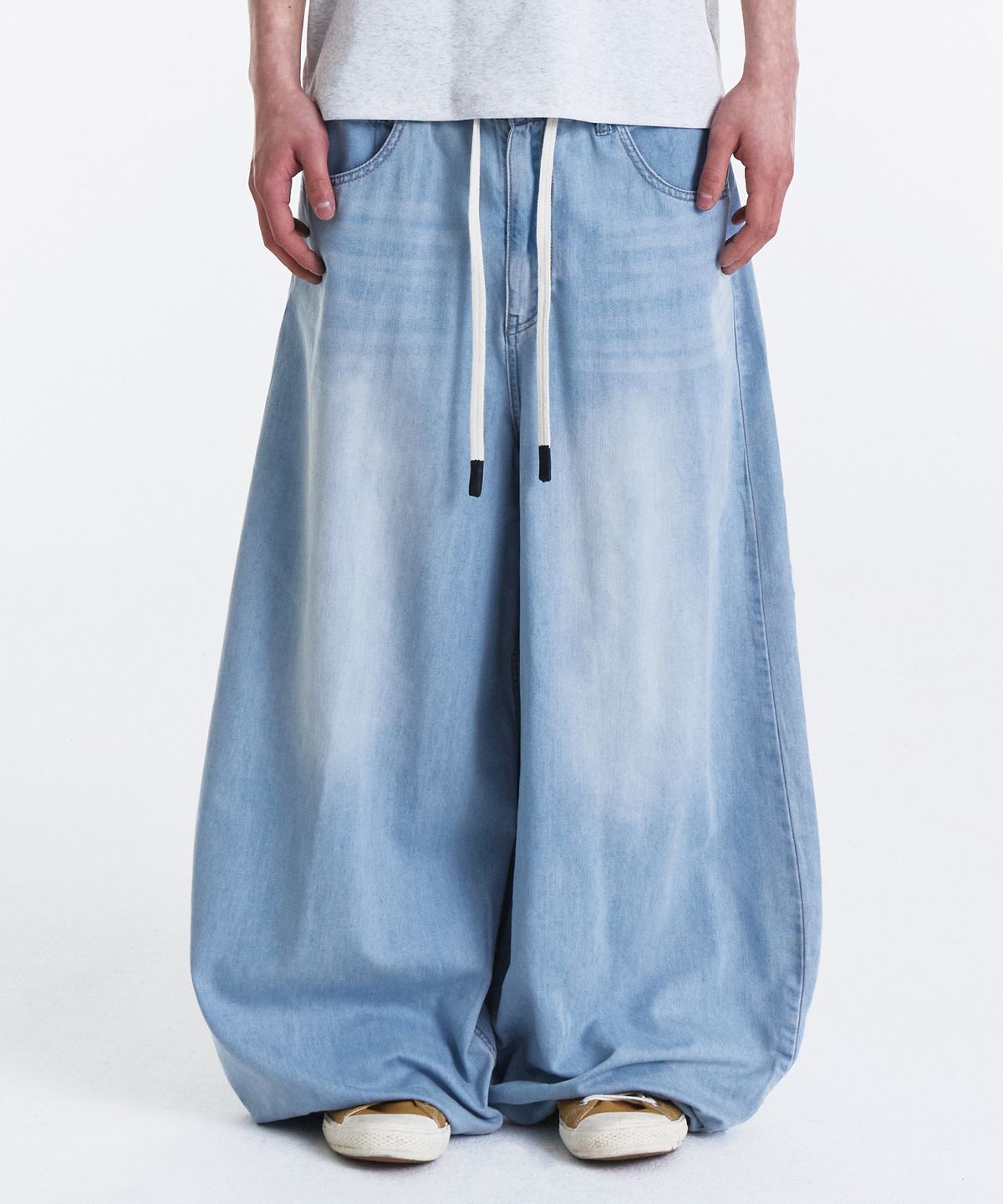 기철(KICHUL) SUMMER VACATION BALLOON PANTS (LIGHT BLUE)