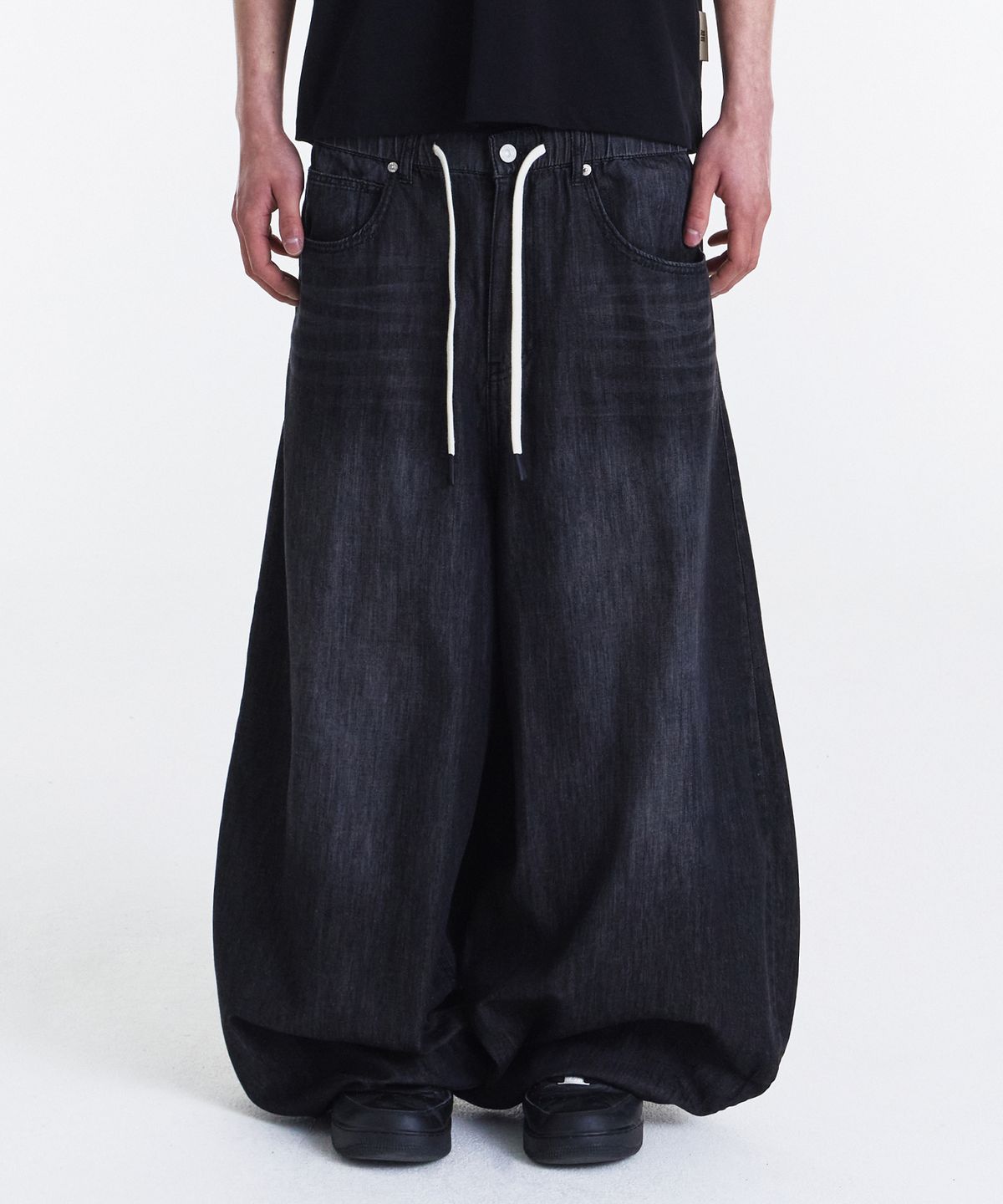 기철(KICHUL) SUMMER VACATION BALLOON PANTS (WASHED GREY)