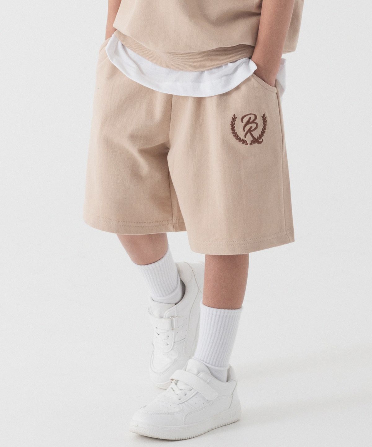 피아네르 키즈(PIANER KIDS) 월계수 로고 자수 스웻 쇼츠 (베이지)