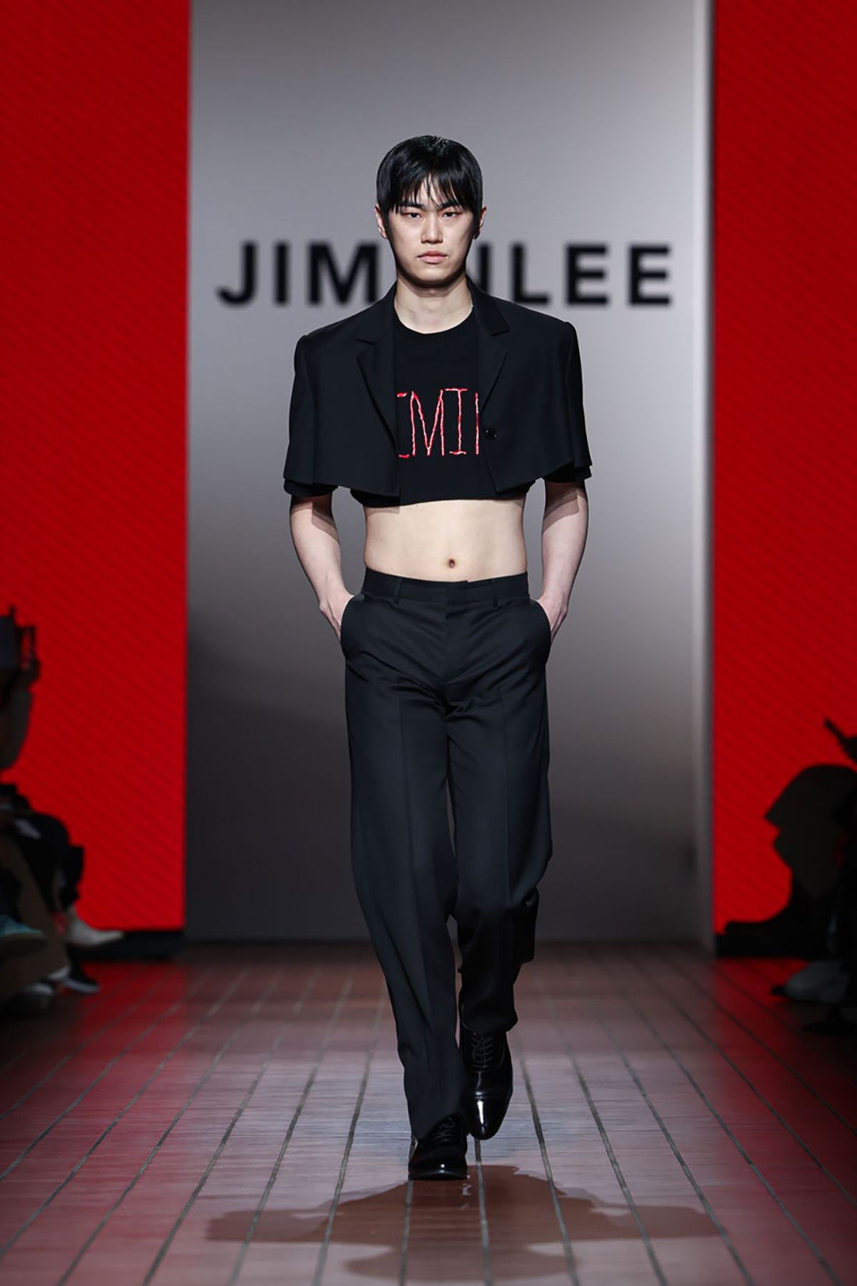 지민리(JIMINLEE) SIGNATURE LOGO DRAWING CROP T-SHIRT 시그니처 로고 드로잉 크롭 티셔츠 블랙