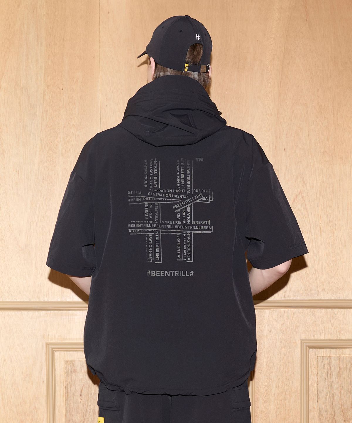 빈트릴(BEENTRILL) 후디 오버핏 반팔 아노락(블랙)