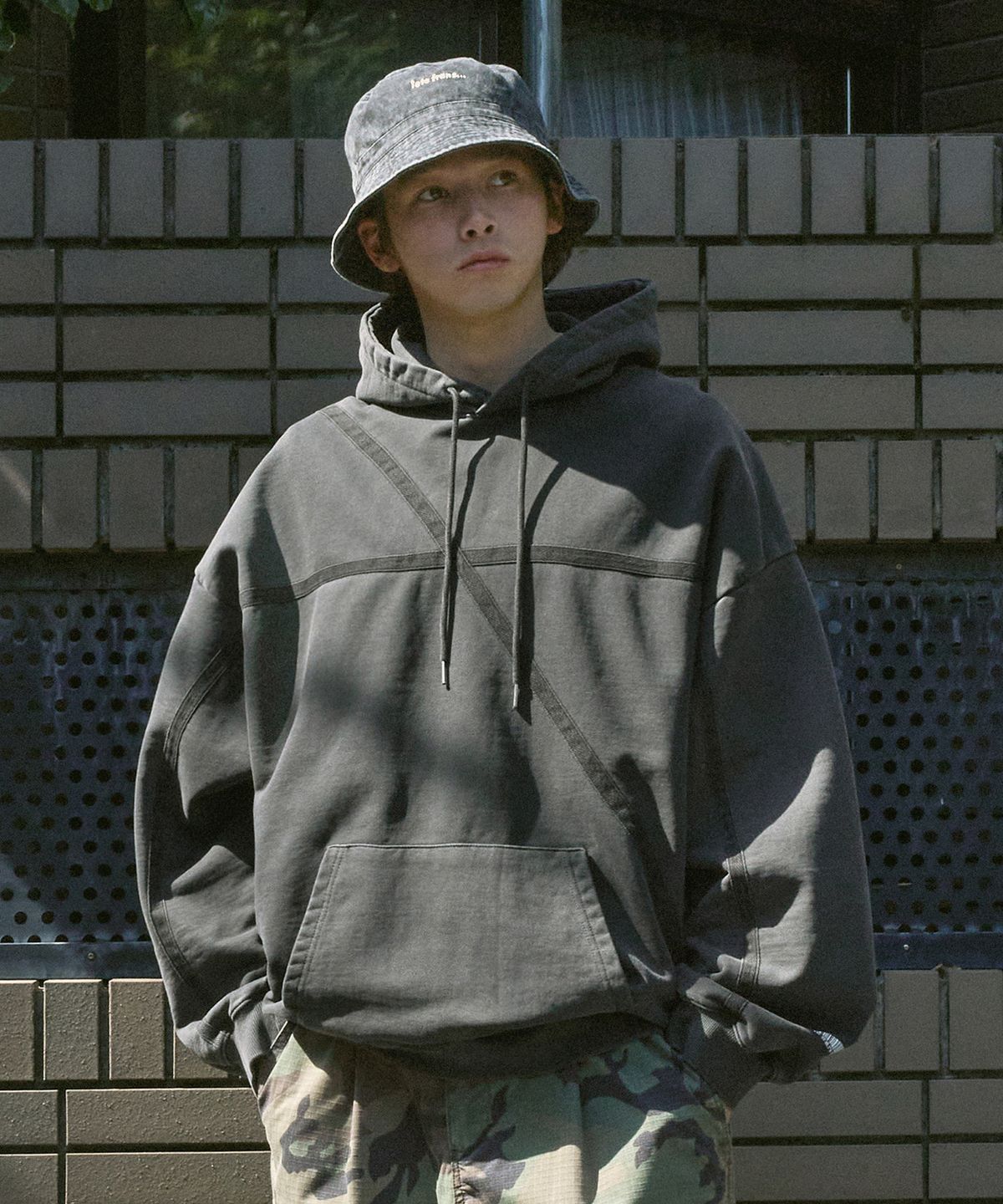 미니멀프로젝트(MINIMALPROJECT) 크로스라인 헤비 피그먼트 후드티 MHT123 [DARK GRAY]