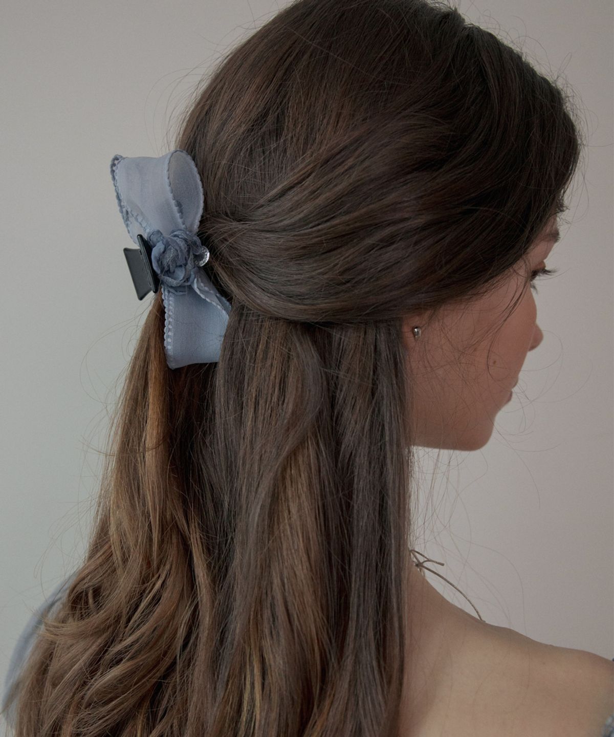 메리모티브(MERRYMOTIVE) Vintage flower point organza hair claw (Blue)
