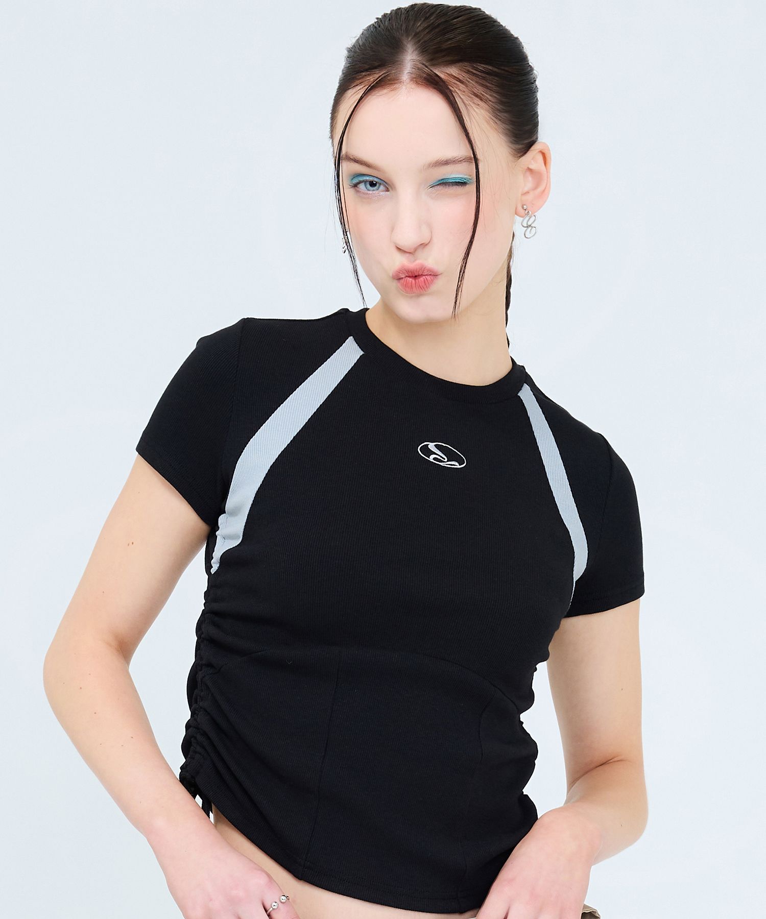 LUV IS TRUE★韓国★人気★RT SHIRRING TEE 3色 シャーリングT LUV IS TRUE☆韓国☆人気☆RT SHIRRING TEE 3色 シャーリングT