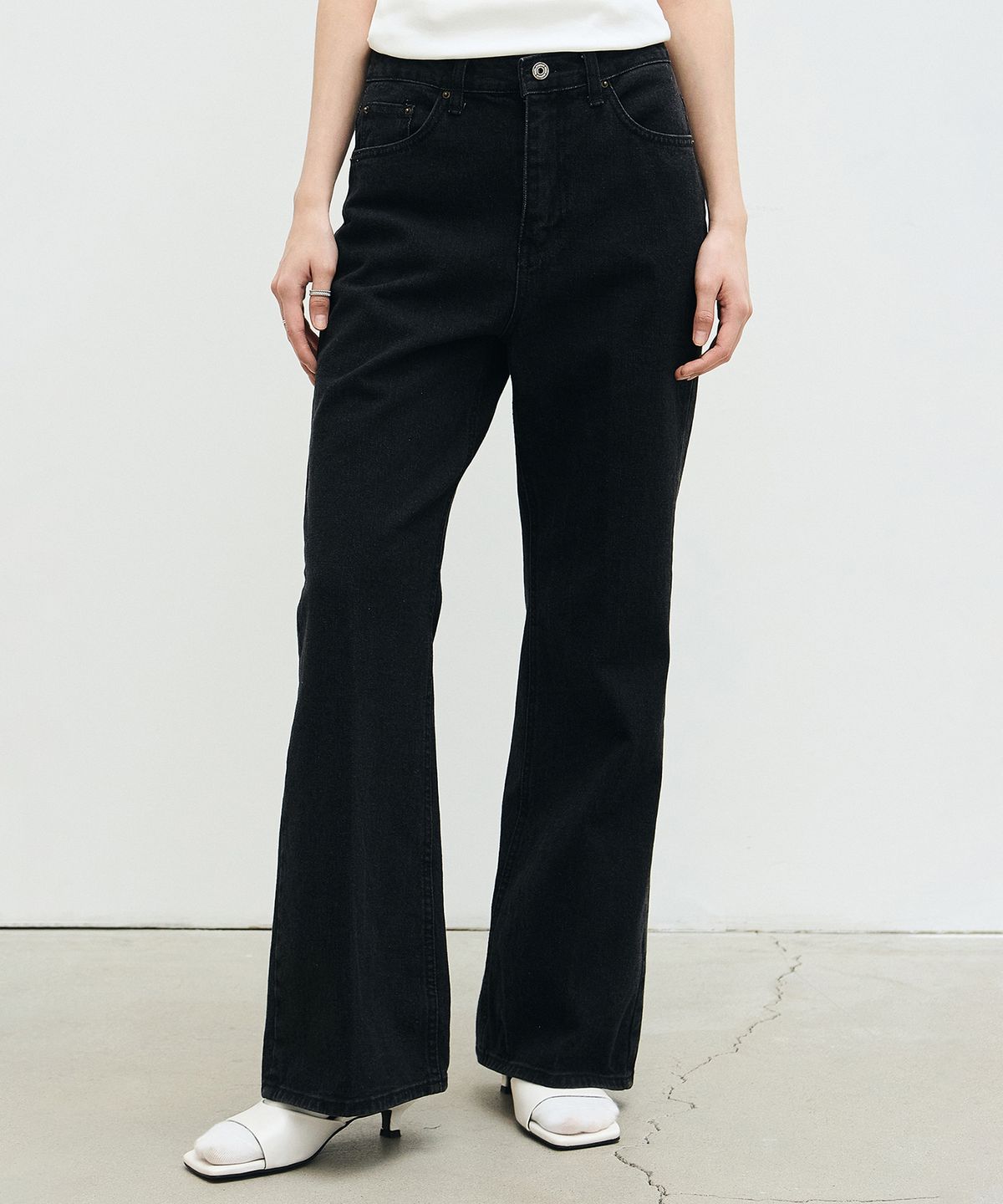 닉앤니콜(NICK&NICOLE) NICK NICOLE SEMI BOOTCUT PANTS_BLACK