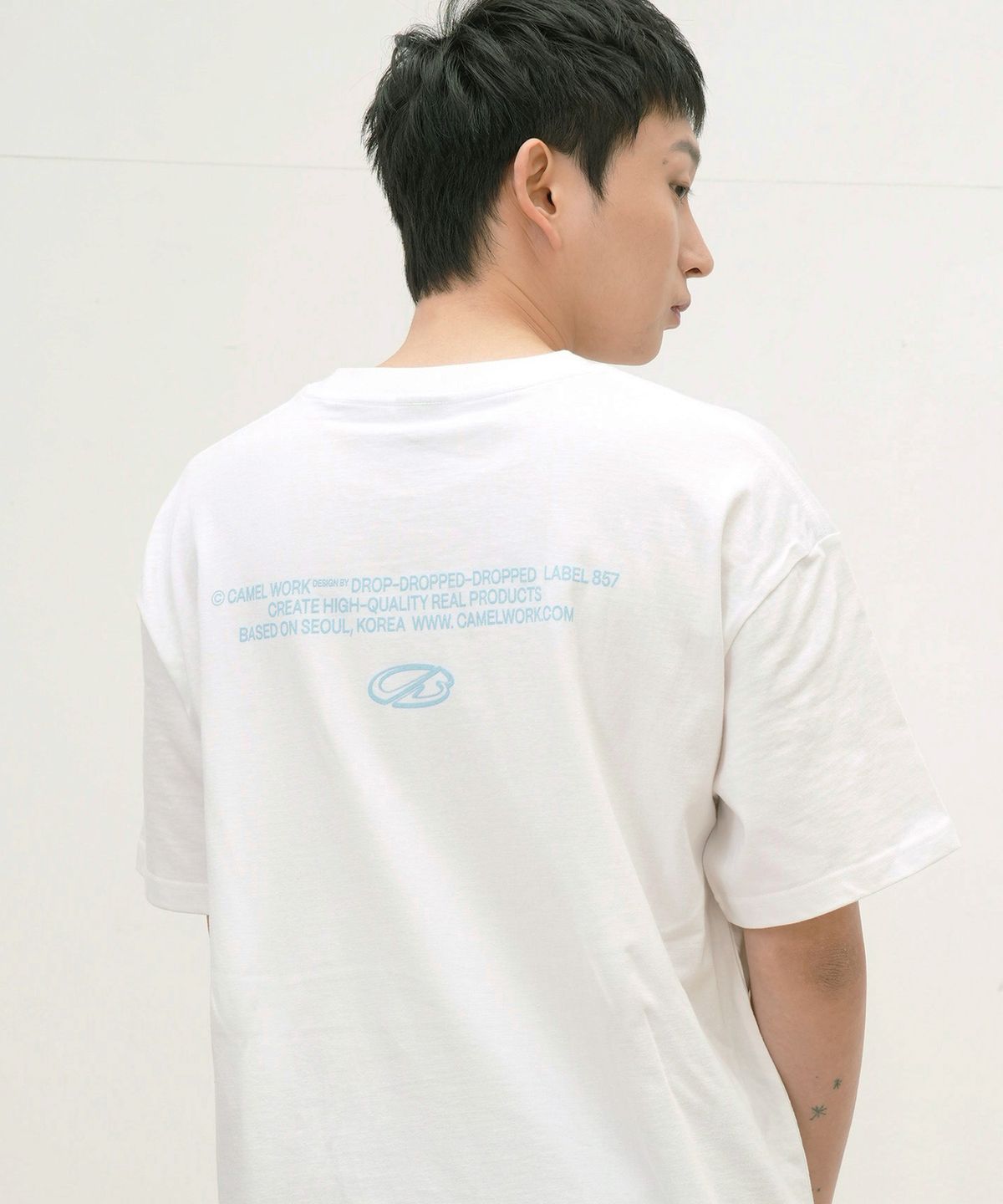 카멜워크(CAMEL WORK) 카멜 CW 로고 반팔티셔츠(화이트)