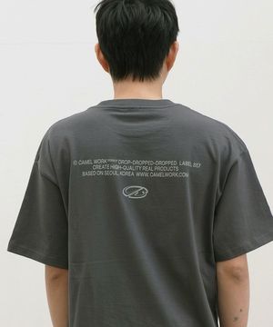 카멜 CW 로고 반팔티셔츠(차콜)