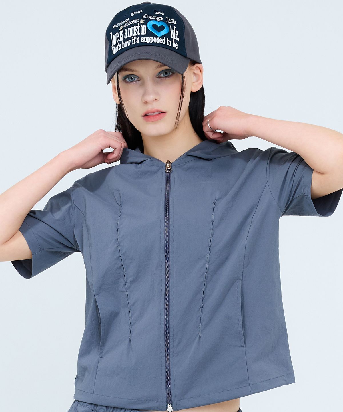러브이즈트루(LUVISTRUE) RT COMFY WINDBREAKER(CHARCOAL)