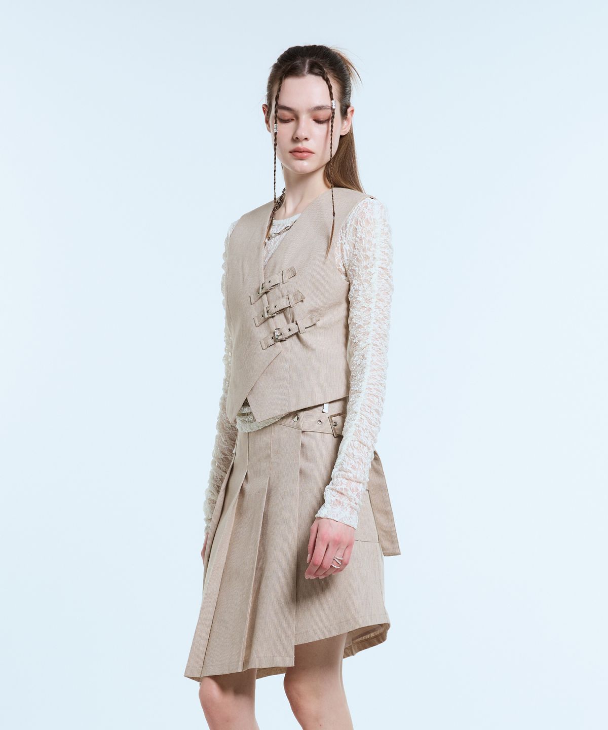 라티젠(LARTIGENT) L11 BUCKLE PLEATS SET UP(BEIGE)