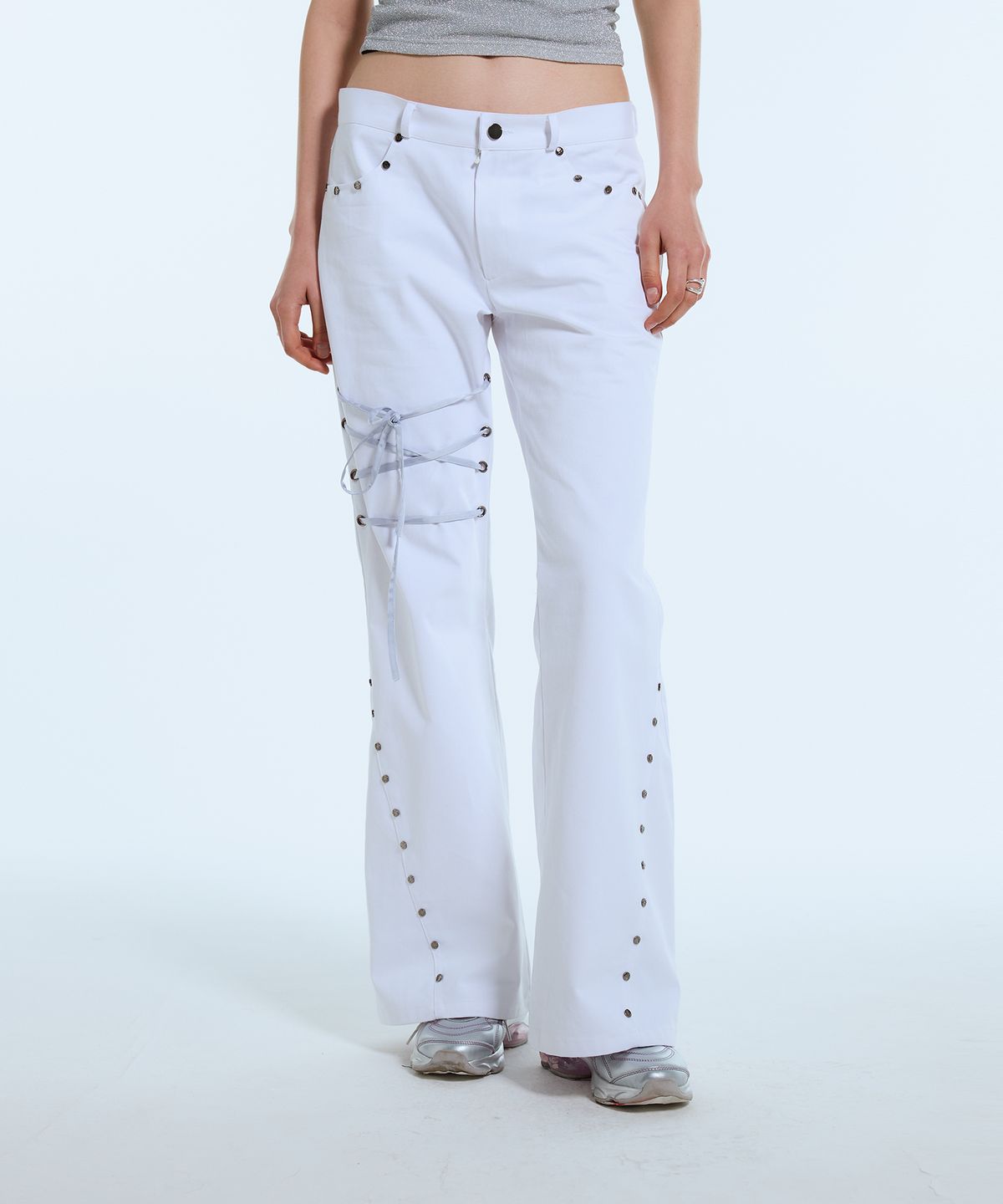 라티젠(LARTIGENT) L11 RIBBON BOOTSCUT PANTS(WHITE)
