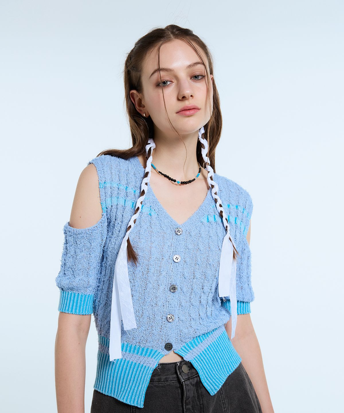 라티젠(LARTIGENT) L11 OFF SHOULDER KNIT(BLUE)
