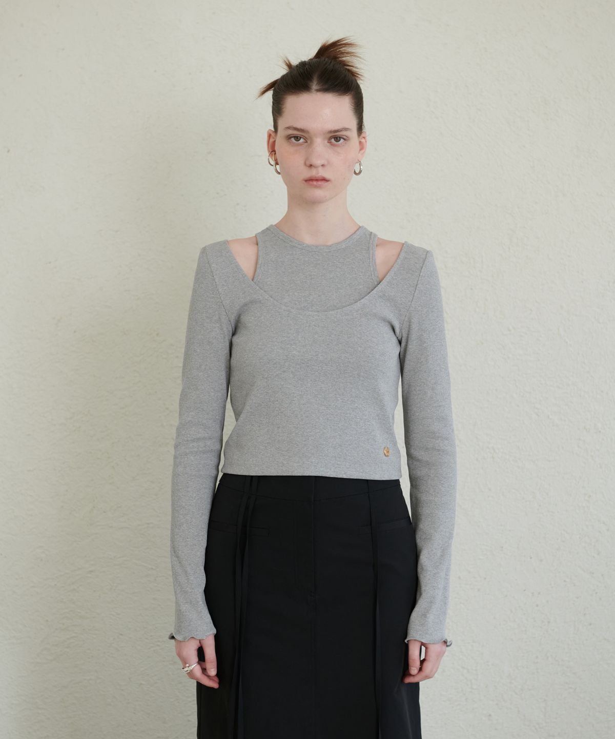언뮤트(UNMUTE) LAYERED U-NECK TOP SET UP(GREY)