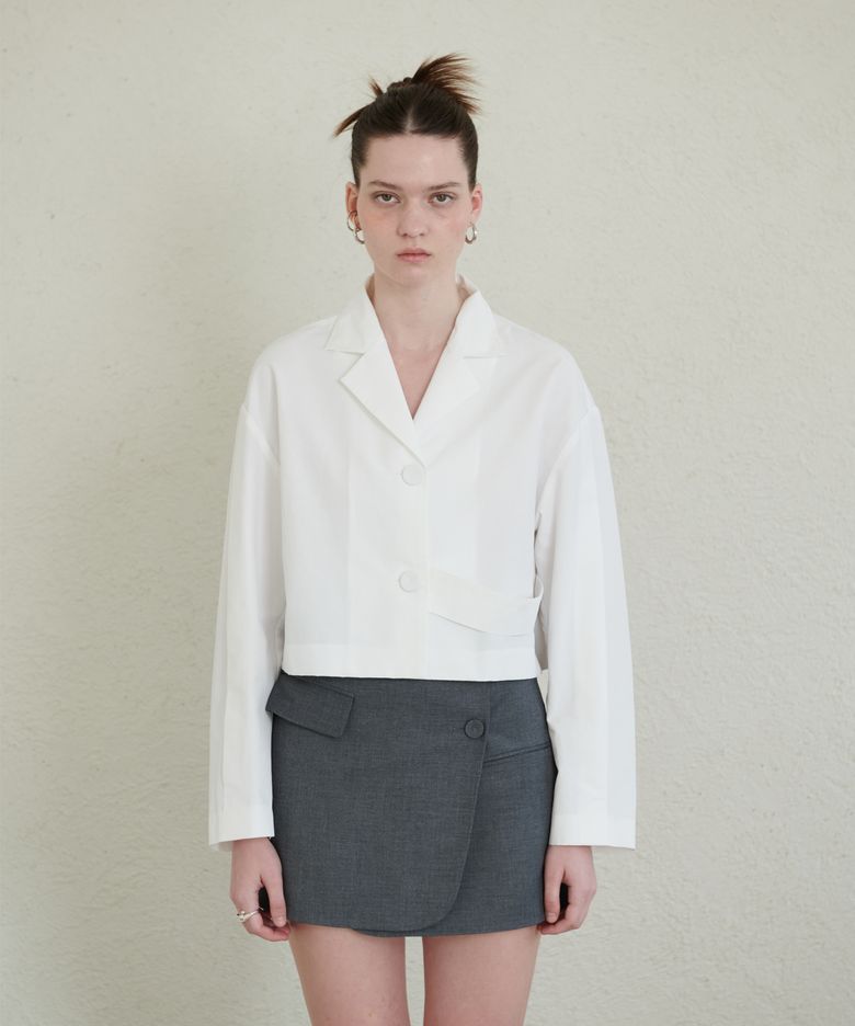 VOLUME SLEEVE CROPPED JACKET(WHITE)