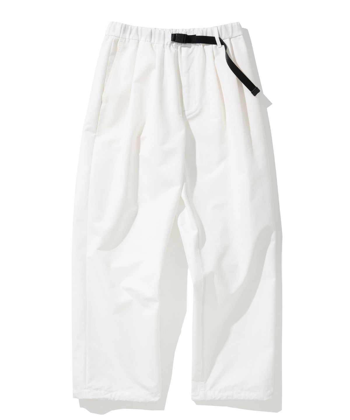 유니폼브릿지(UNIFORM BRIDGE) AE two tuck strap banding pants white