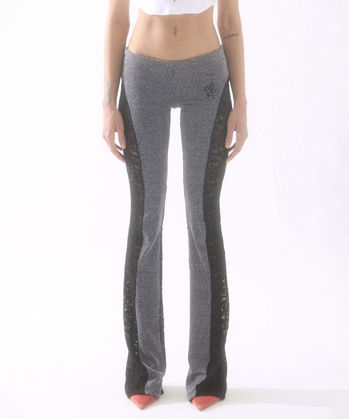 배디(BADEE) Lace Flared Pants Charcoal
