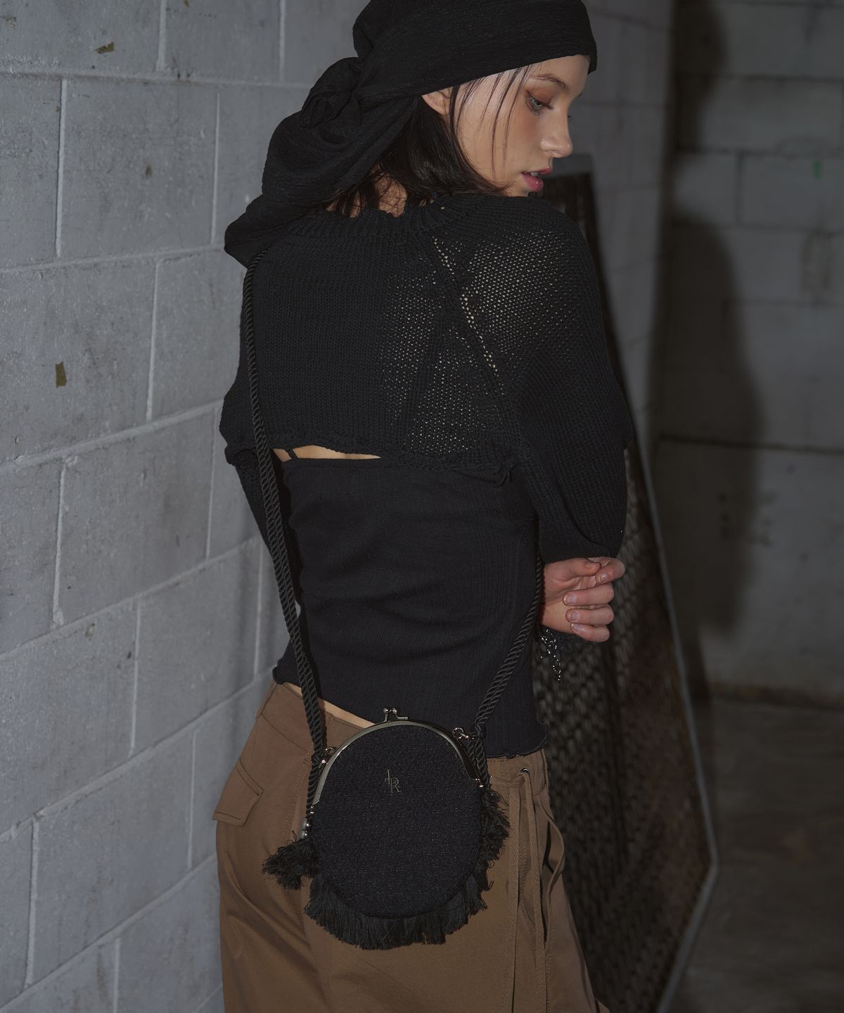 레더리(LEATHERY) 위브 로프 테슬백 [BLACK]