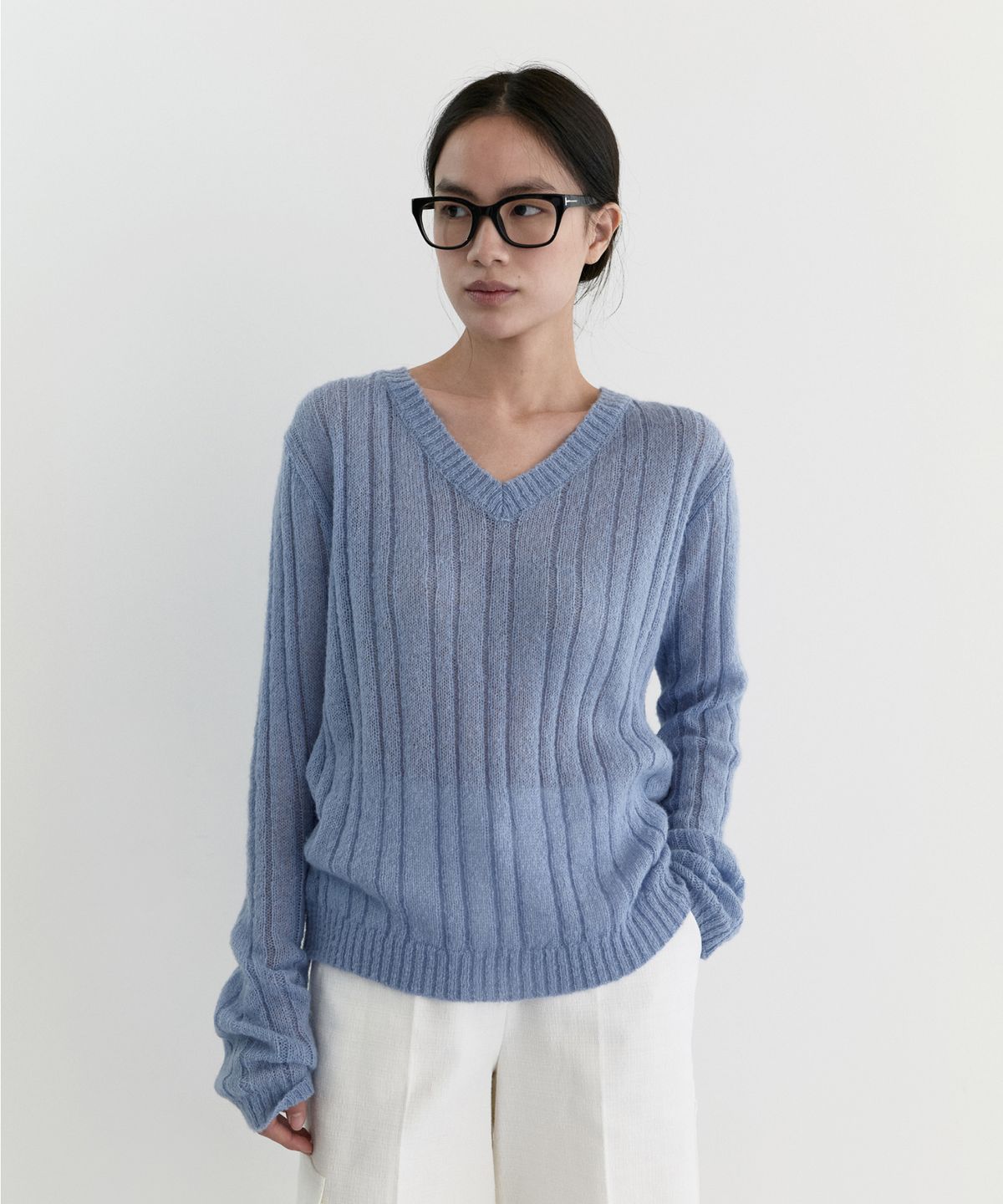 마조네(MA JOURNEE) SHEER V-NECK KNIT_DUST BLUE