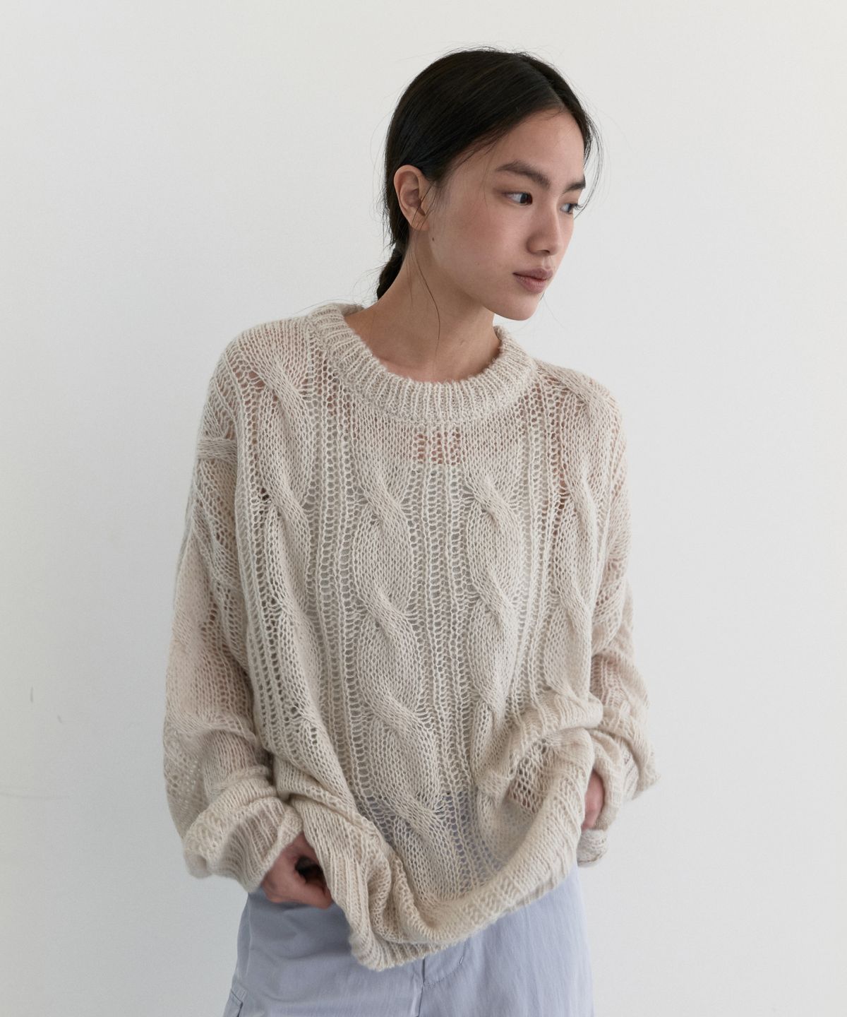 마조네(MA JOURNEE) SHEER ROUND OVER KNIT_IVORY