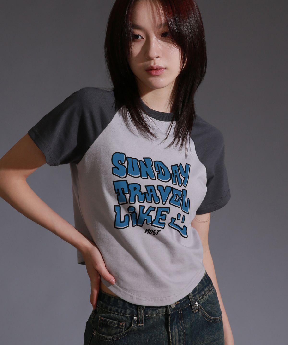 라이크더모스트(LIKE THE MOST) 프린트 래글런 미들 하프 티셔츠_연그레이차콜