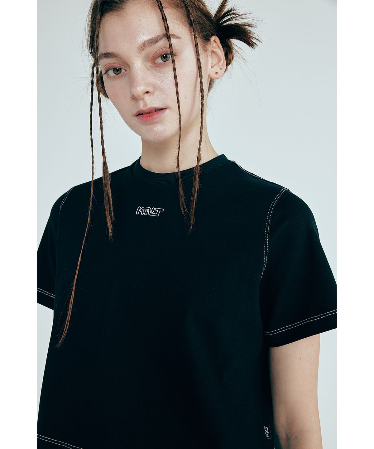 키네티클로(KINETICLO) 스트링 크롭 티셔츠(BLACK )