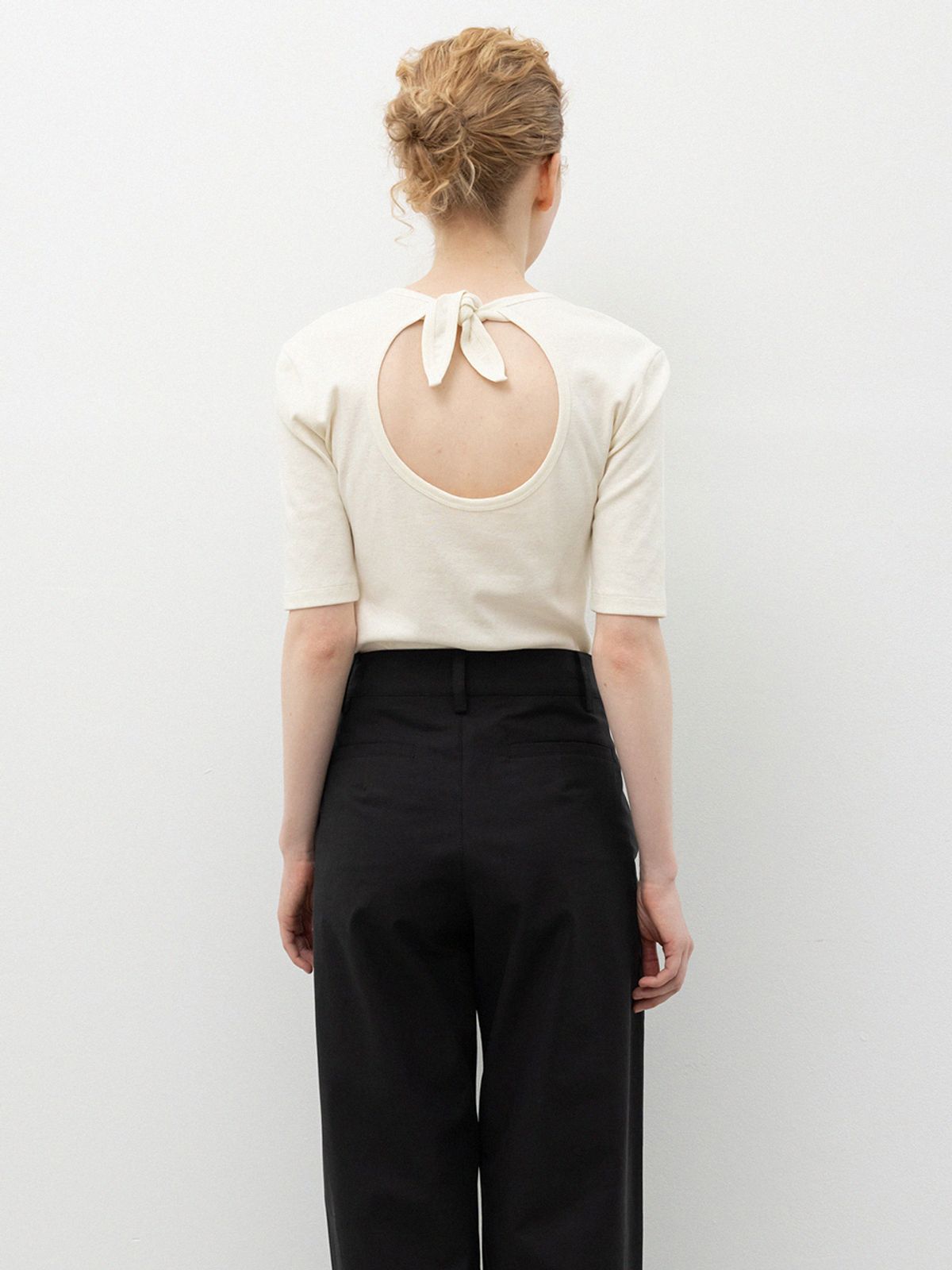 레이스(RRACE) Back Knot T-Shirts_Cream