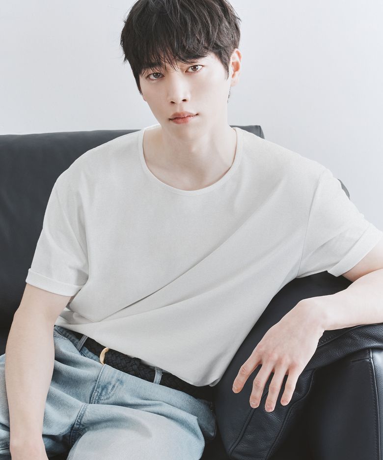 [서강준 PICK] 실켓 코튼 U넥 티셔츠 [WHITE]