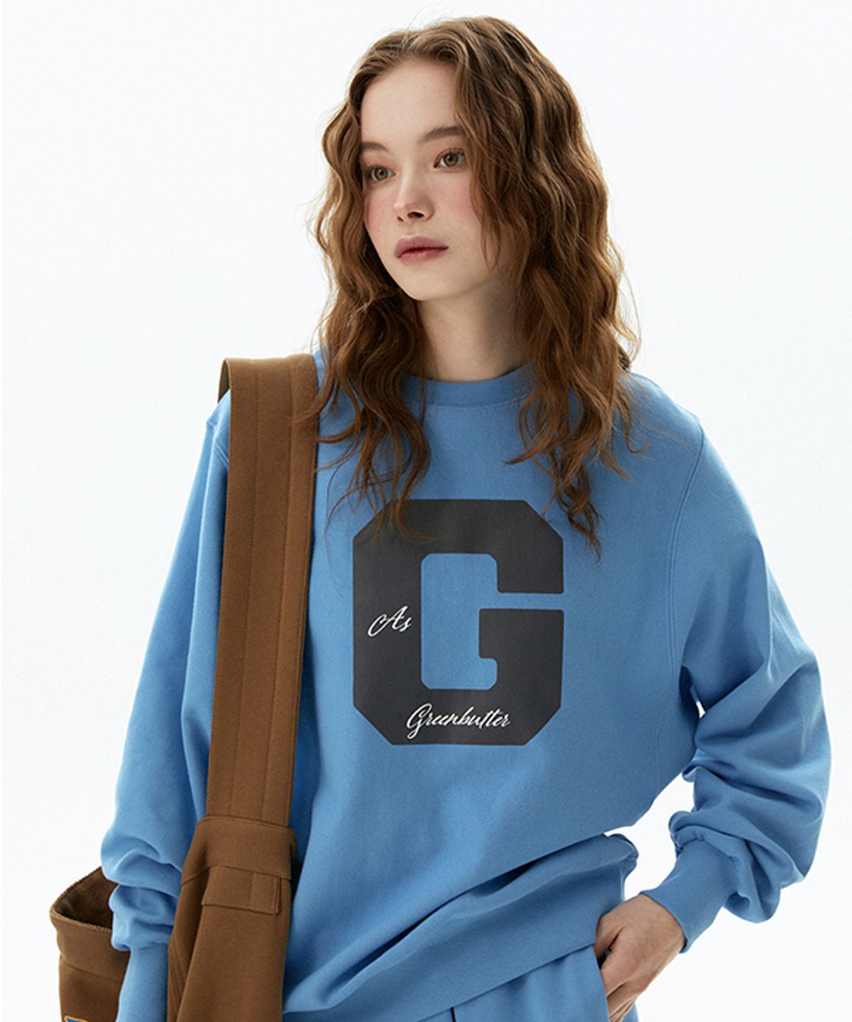 그린버터(GREENBUTTER) G Script Sweatshirt (Light Blue)