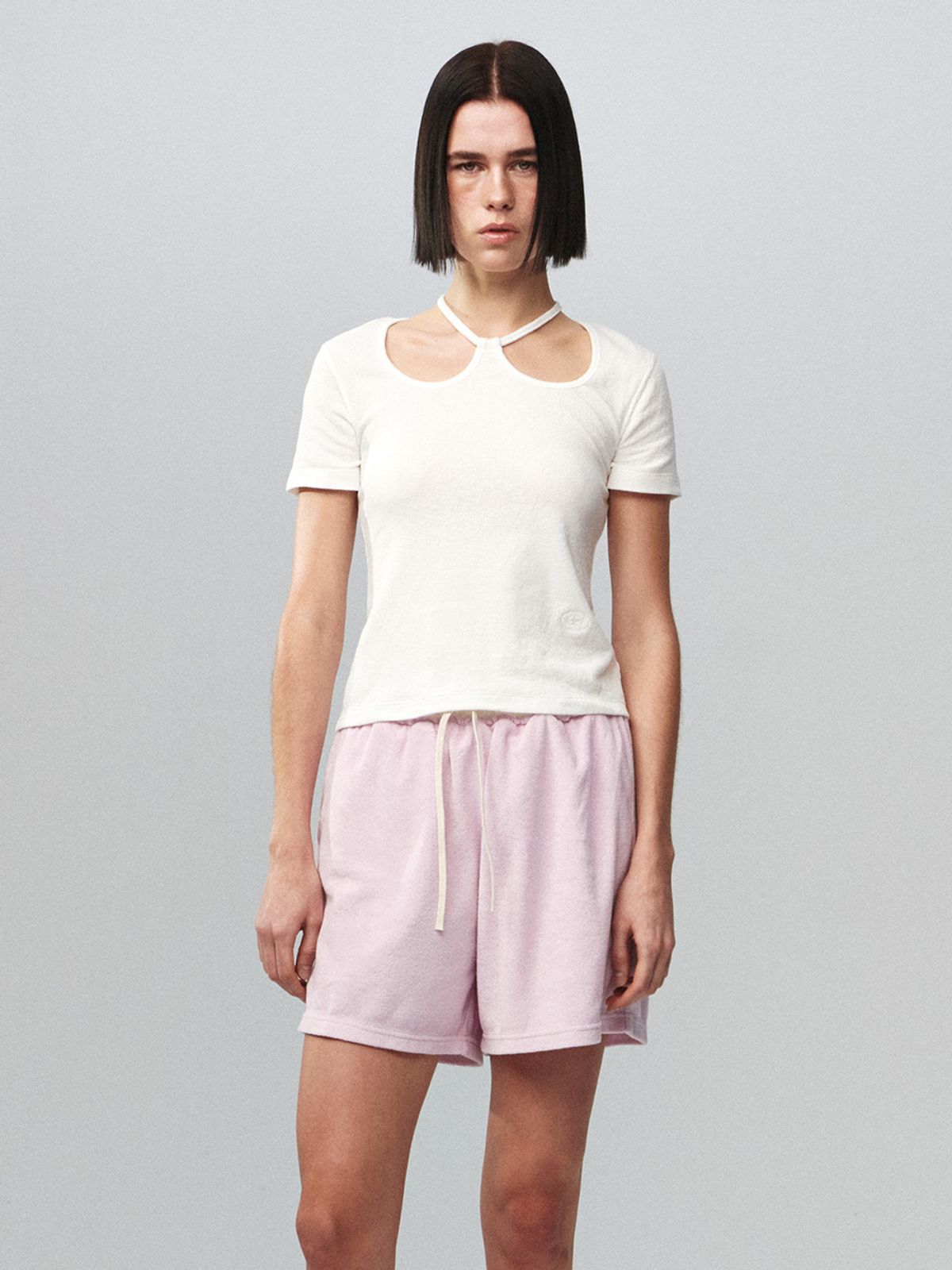 기준(KIJUN) W-Neck Half Jersey Top White