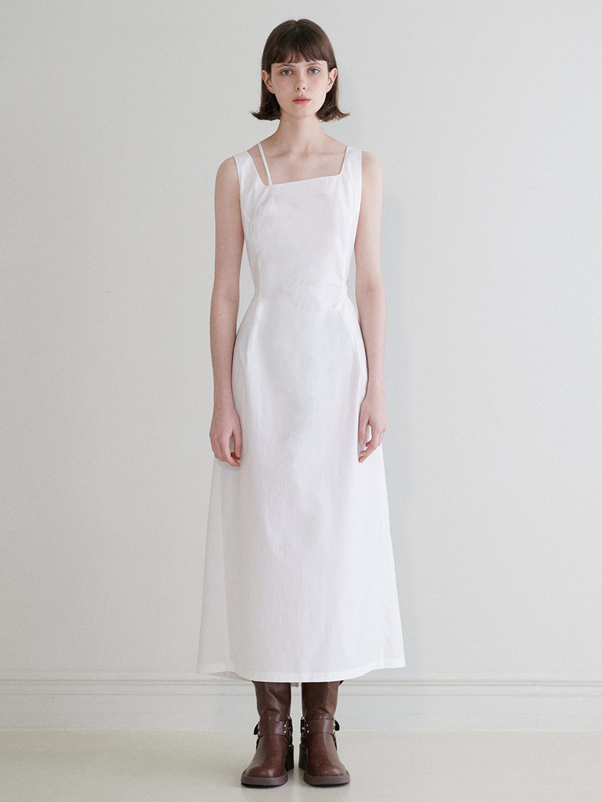 레이브(RAIVE) Unbalanced Strap Long Dress in White VW4MO220-01