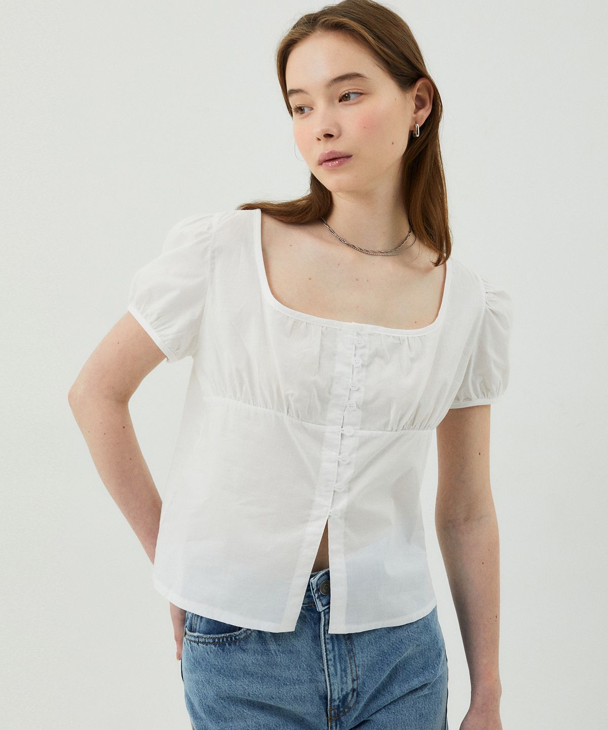 잇터(ITER) Jane shirring blouse_Ivory