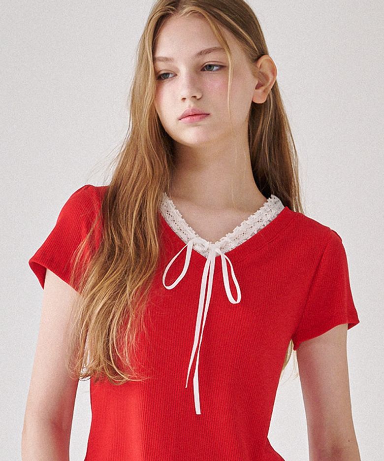 STRING RIBBON LACE V NECK SLIM CROP T SHIRT RED