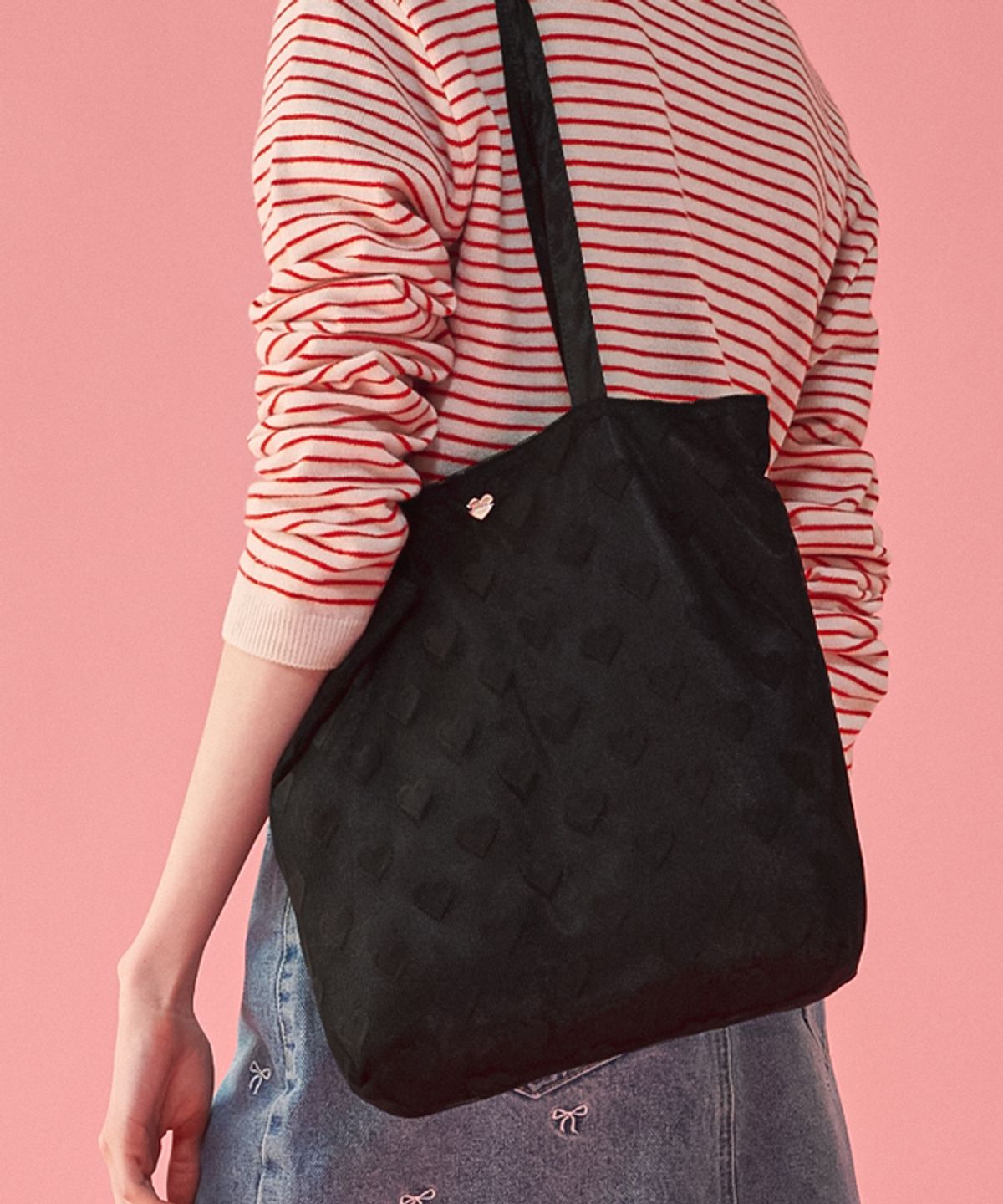 론론(RONRON) HEART PATTERN MESH TOTE BAG BLACK