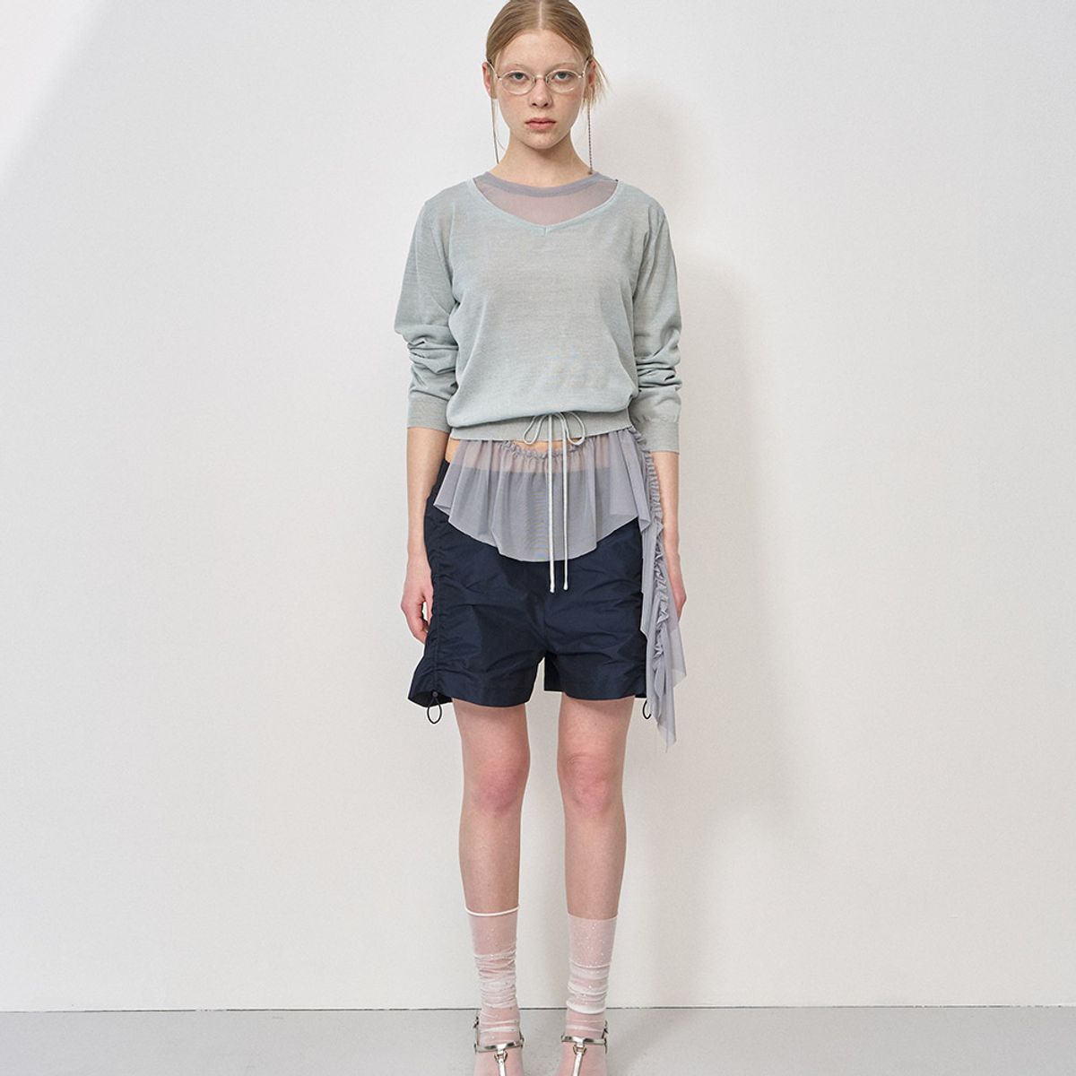 엘씨디씨티엠(LCDC™) SEMI-SHEER V-NECK KNIT TOP