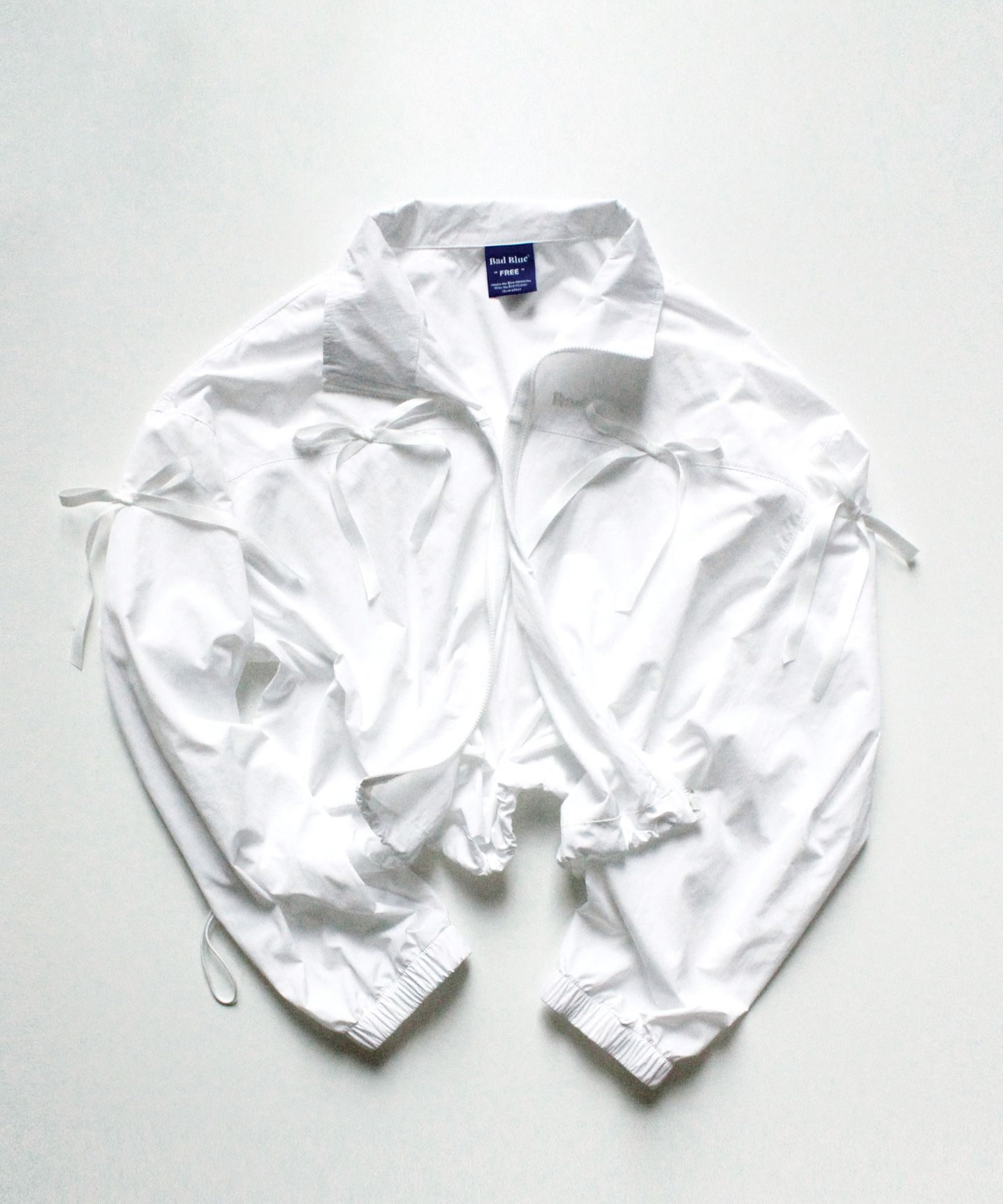 MUSINSA公式 | BADBLUE Ribbon Blossom Crop Jacket White