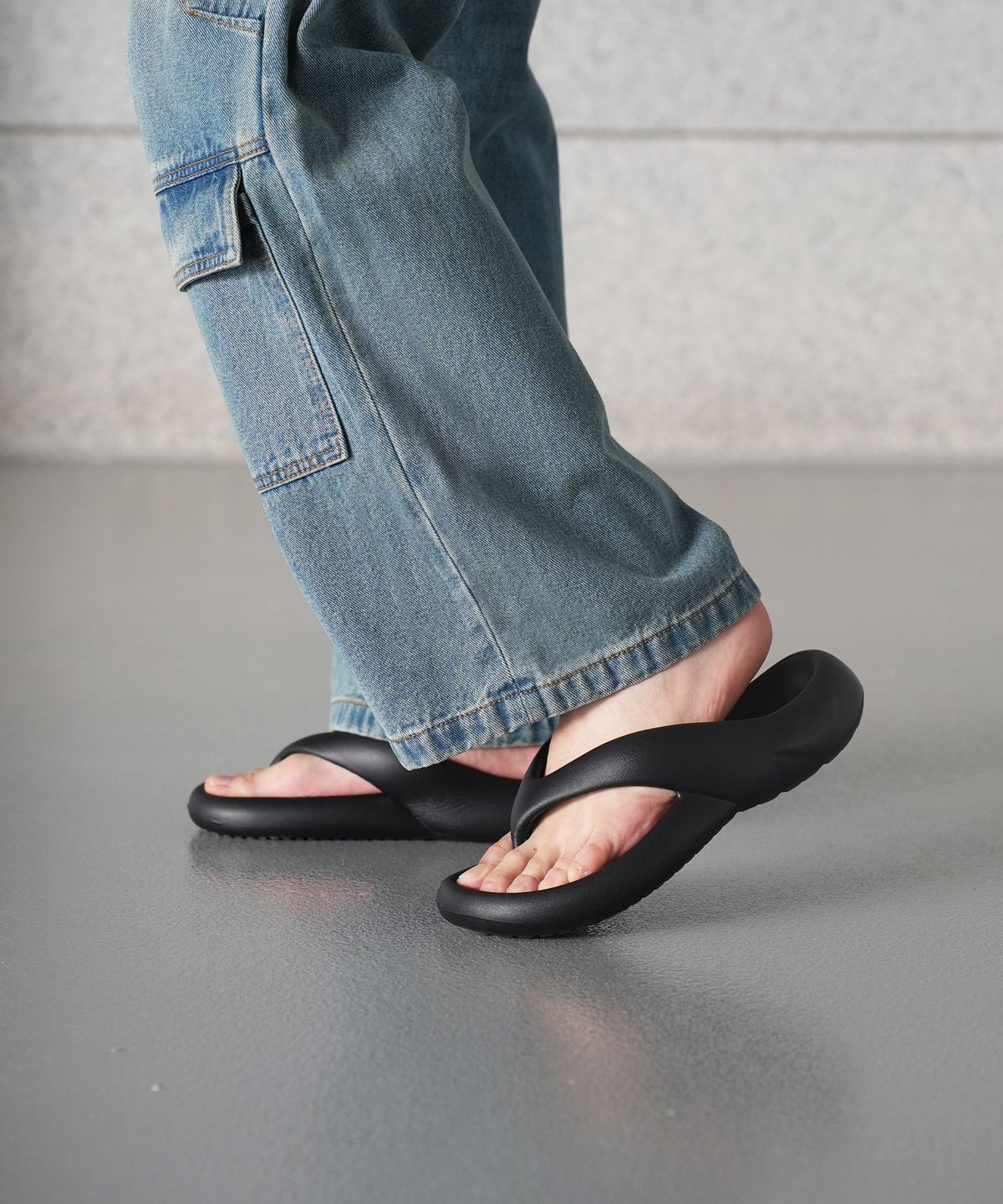 식스핏(6FT) ZERO CHUNKY FLOP BLACK