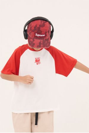 런런 레글런 반팔티셔츠 레드, 챠콜